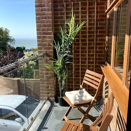 Stylish Contemporary Seaside Holiday Home With 5 Bedrooms, Sea View, Parking And Ev Point Herne Bay Exterior foto