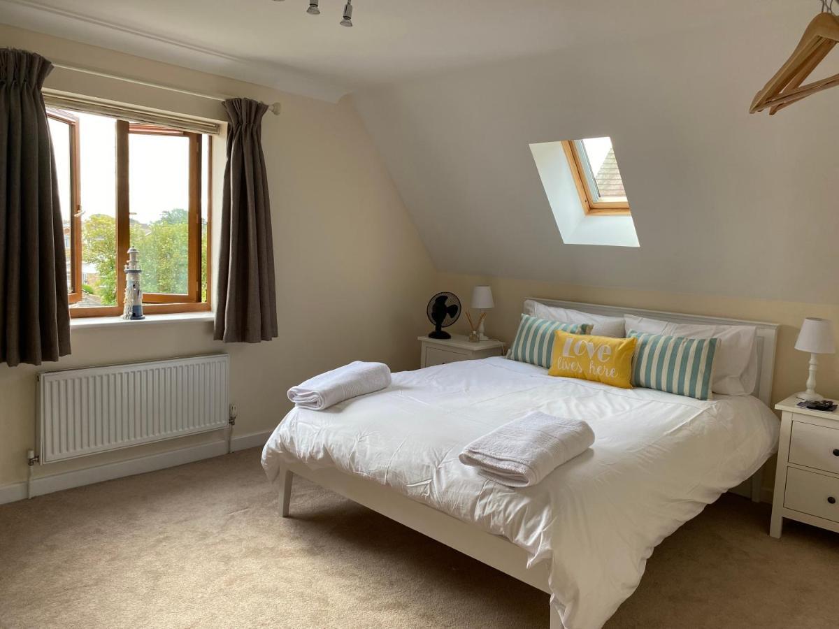 Stylish Contemporary Seaside With 5 Bedrooms, Sea View, Parking And Ev Point * Herne Bay