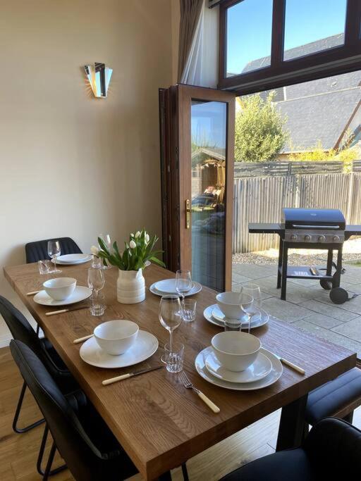 Stylish Contemporary Seaside With 5 Bedrooms, Sea View, Parking And Ev Point Holiday home Herne Bay