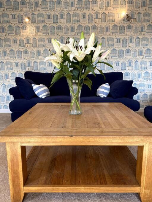 Stylish Contemporary Seaside With 5 Bedrooms, Sea View, Parking And Ev Point * Herne Bay