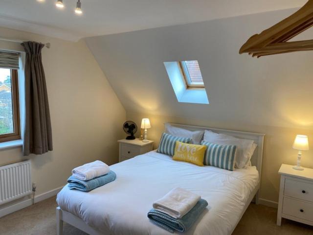 Stylish Contemporary Seaside With 5 Bedrooms, Sea View, Parking And Ev Point * Herne Bay
